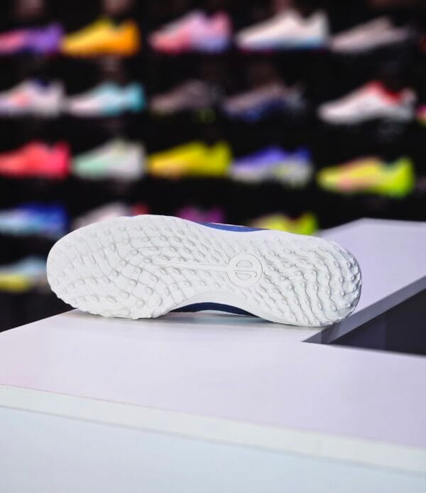 NIKE TIEMPO LEGEND 10 ACADEMY TF - Image 4