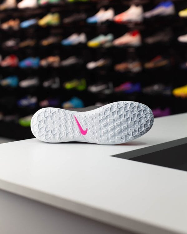 NIKE TIEMPO LEGEND 9 CLUB TF - Image 4