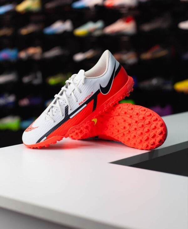 NIKE PHANTOM GT2 CLUB TF
