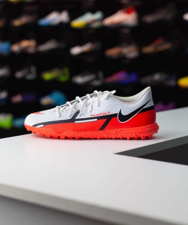 NIKE PHANTOM GT2 CLUB TF - Image 2
