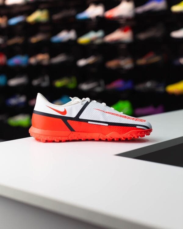 NIKE PHANTOM GT2 CLUB TF - Image 3