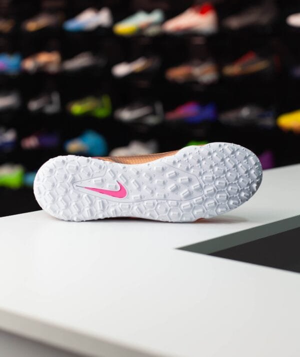NIKE PHANTOM GT2 CLUB TF - Image 4
