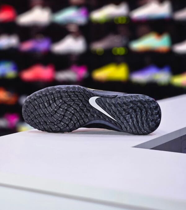 NIKE TIEMPO LEGEND 9 PRO TF - Image 4