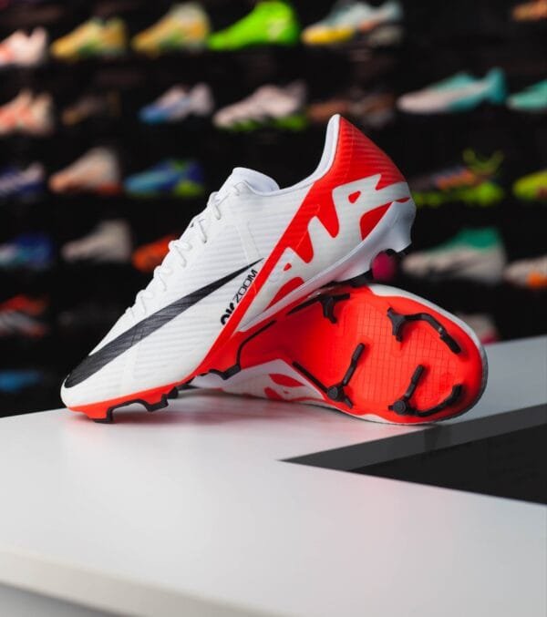 NIKE MERCURIAL VAPOR 15 ACADEMY MG