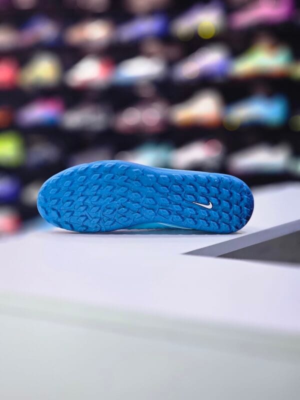NIKE PHANTOM GX2 CLUB TF - Image 4