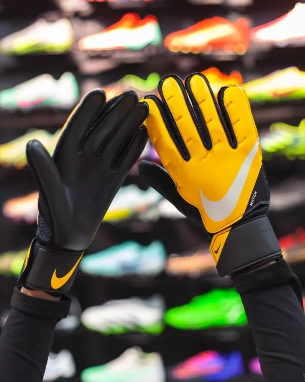 GANTS NIKE MATCH