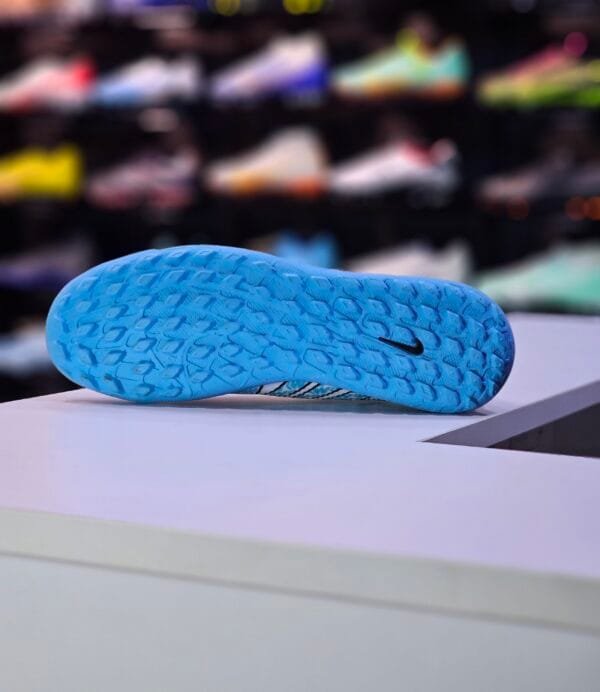 NIKE MERCURIAL VAPOR 15 CLUB TF - Image 4