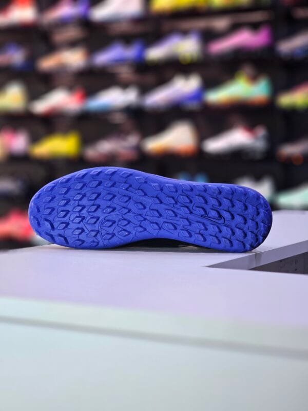 NIKE PHANTOM GX CLUB TF - Image 4