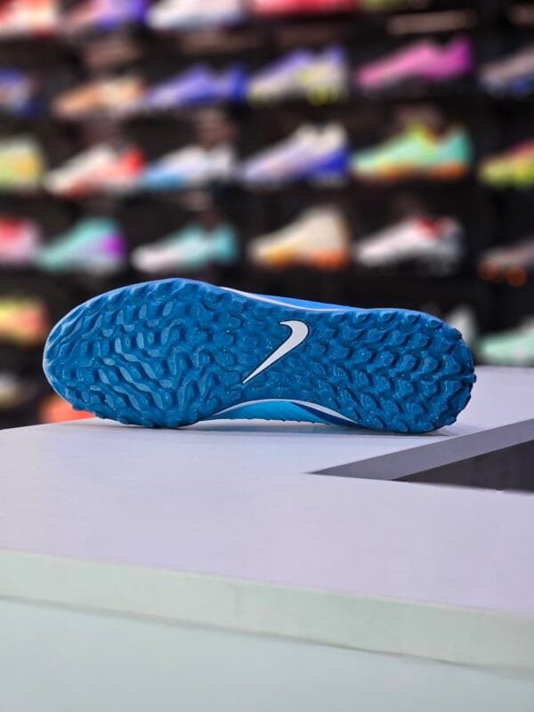 NIKE PHANTOM GX2 ACADEMY TF - Image 4