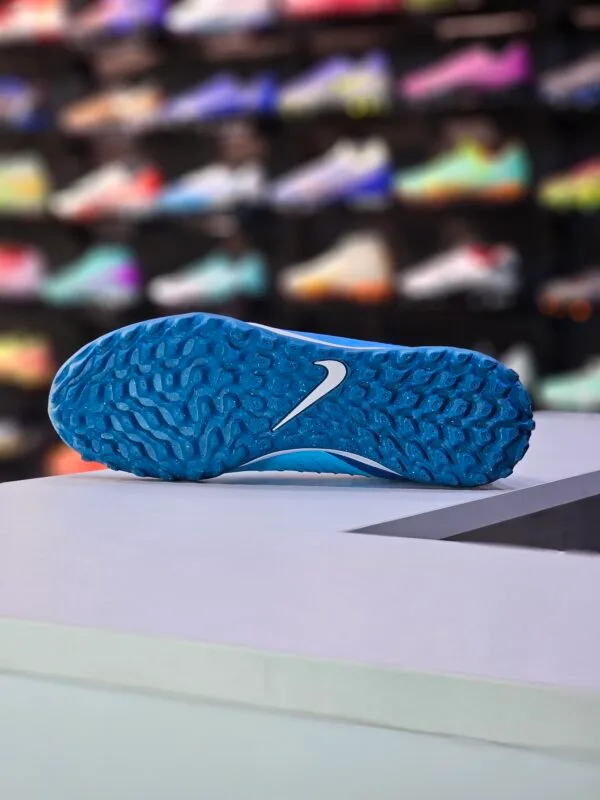 NIKE PHANTOM GX2 ACADEMY TF - Image 4