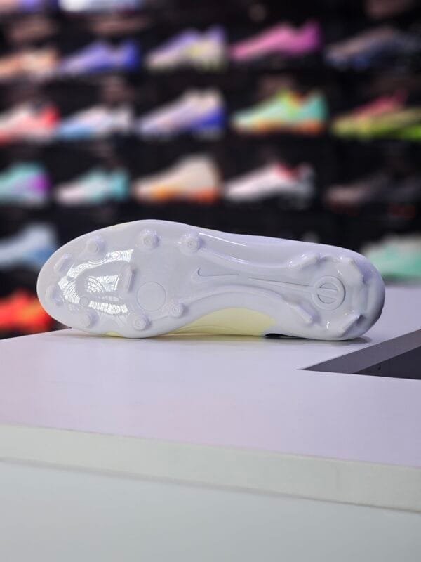 NIKE TIEMPO LEGEND 10 CLUB MG - Image 4