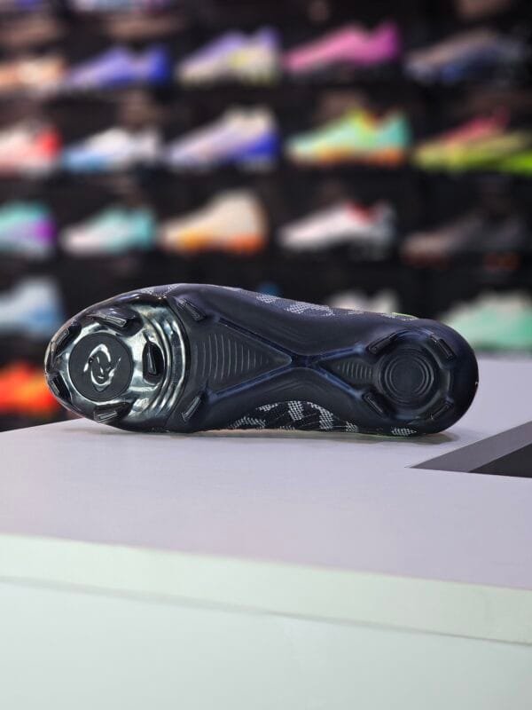 JR NIKE PHANTOM LUNA PRO FG - Image 4