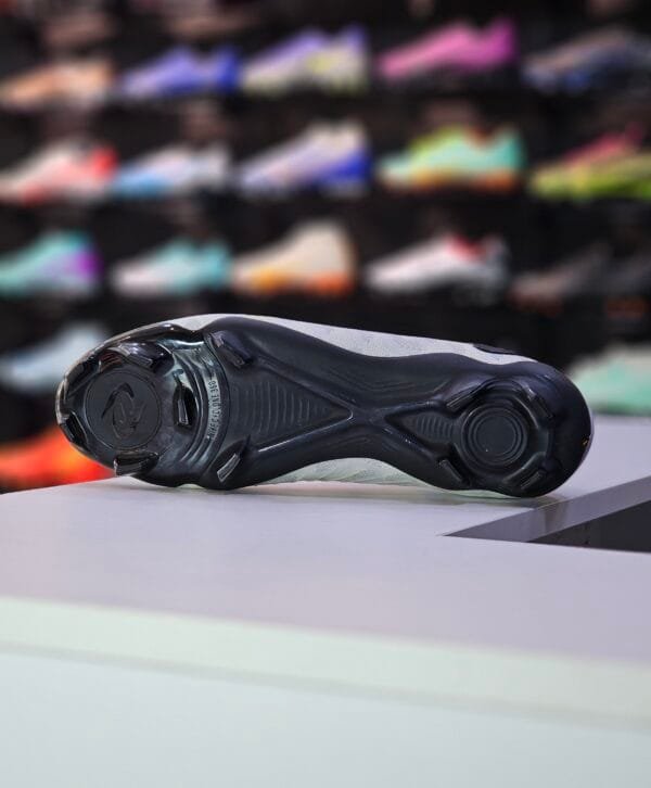 NIKE PHANTOM LUNA PRO FG - Image 4