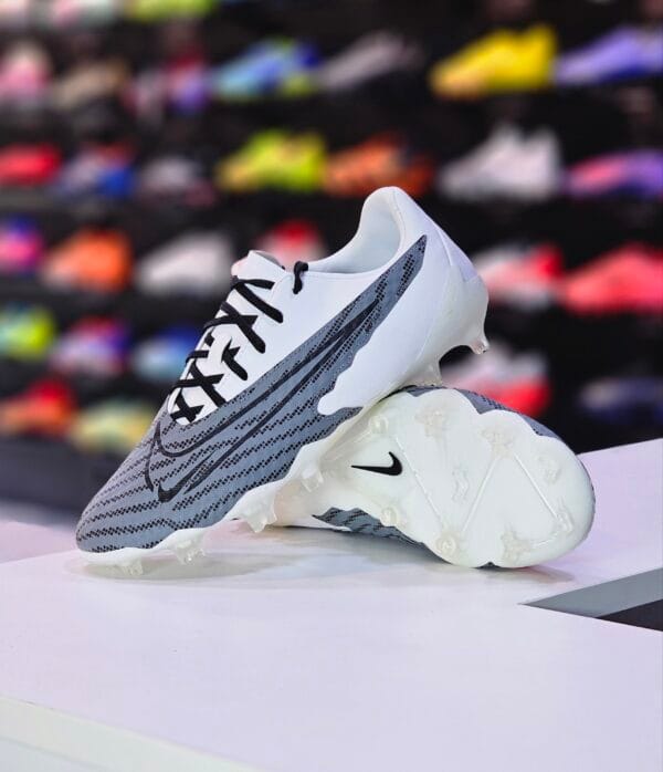 JR NIKE PHANTOM GX ACADEMY MG