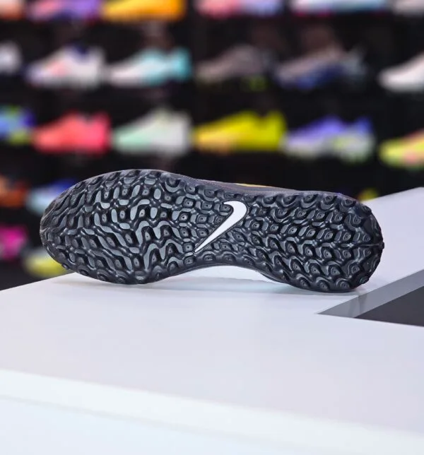 NIKE PHANTOM LUNA ACADEMY TF - Image 4