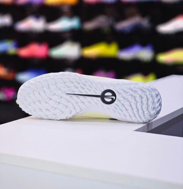 NIKE TIEMPO LEGEND 10 ACADEMY TF - Image 4