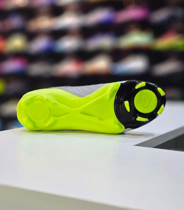 NIKE PHANTOM GX2 ACADEMY FG - Image 4