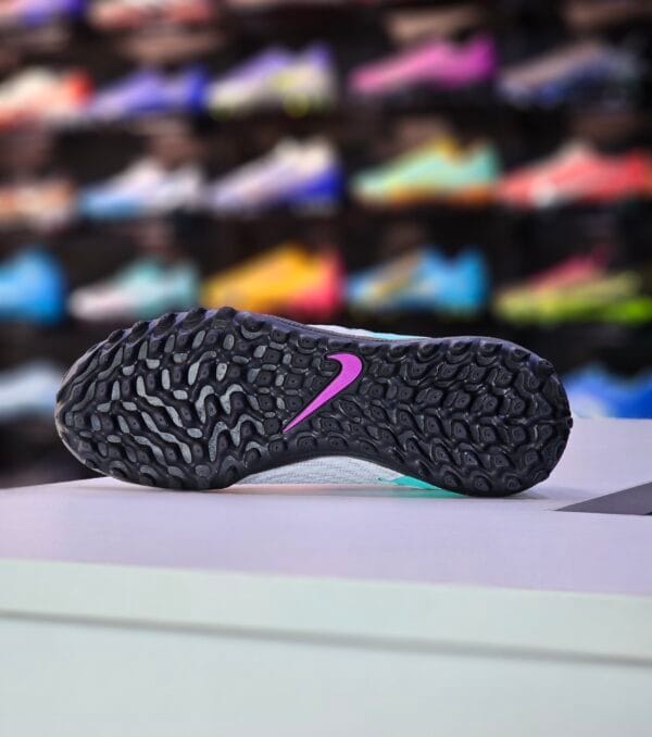 NIKE PHANTOM GX ACADEMY TF - Image 4
