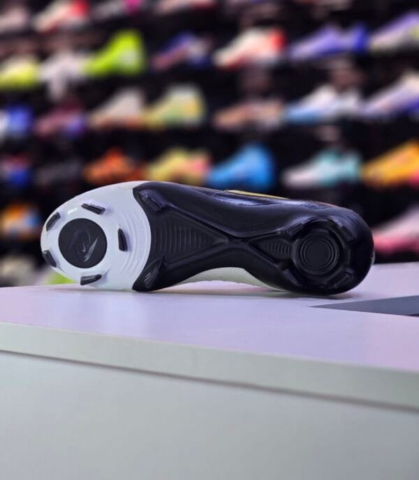 NIKE PHANTOM LUNA PRO FG - Image 4