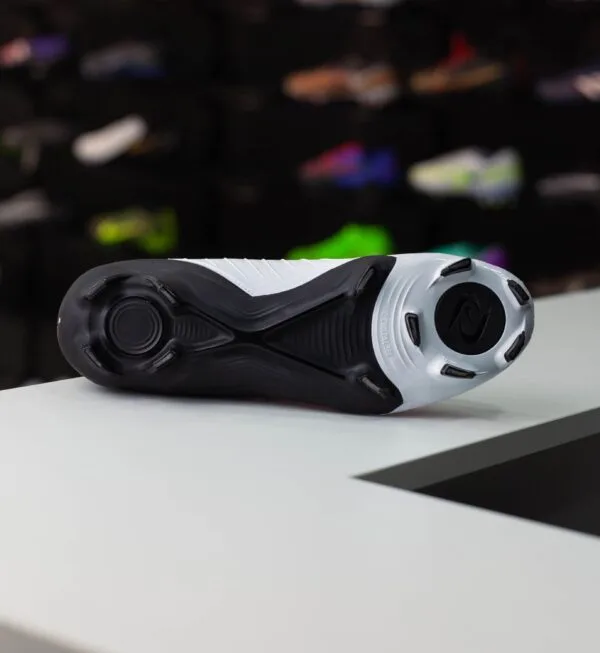 NIKE PHANTOM LUNA ACADEMY FG - Image 4