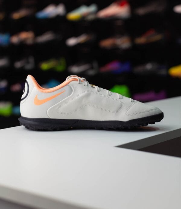 NIKE TIEMPO LEGEND 9 CLUB TF - Image 3