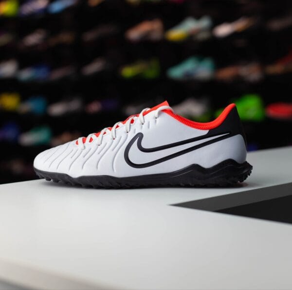 NIKE TIEMPO LEGEND 10 CLUB TF - Image 2
