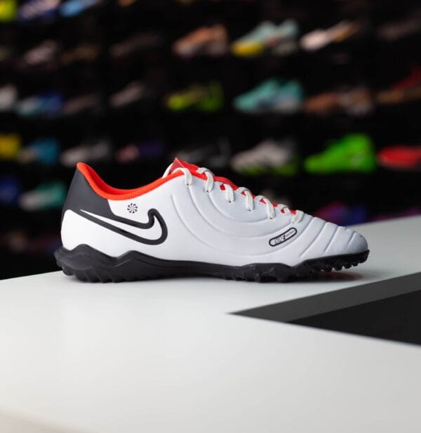 NIKE TIEMPO LEGEND 10 CLUB TF - Image 3