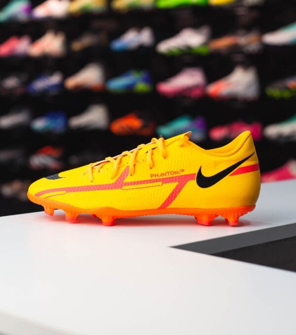 NIKE PHANTOM GT2 CLUB MG - Image 2