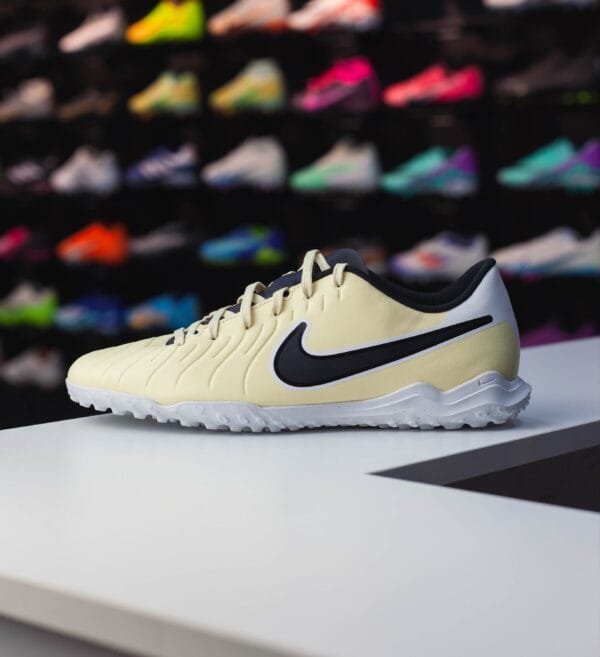 NIKE TIEMPO LEGEND 10 CLUB TF - Image 2