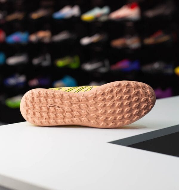 NIKE MERCURIAL VAPOR 15 CLUB TF - Image 4