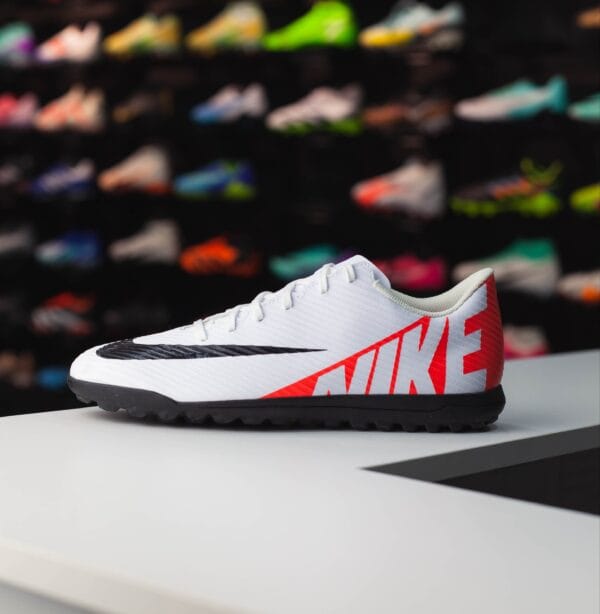 NIKE MERCURIAL VAPOR 15 CLUB TF - Image 2