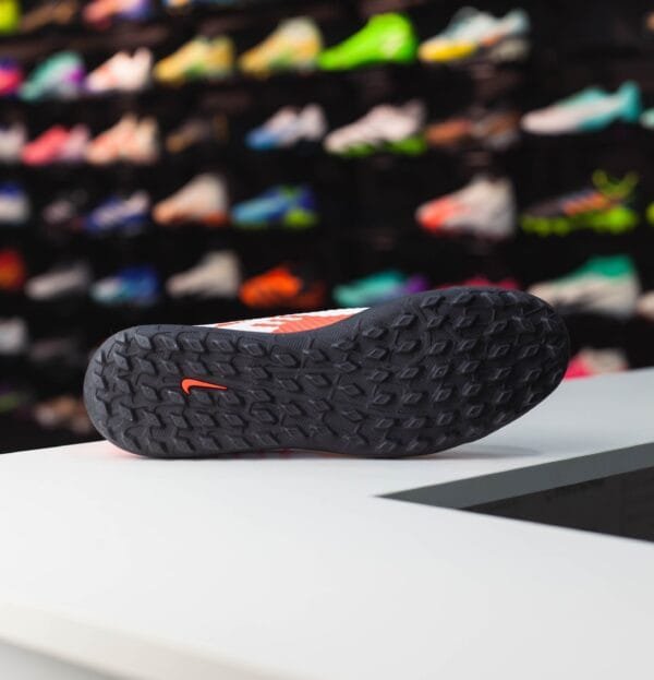 NIKE MERCURIAL VAPOR 15 CLUB TF - Image 4