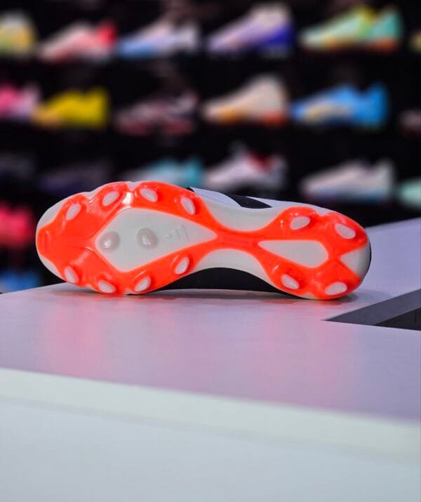 ADIDAS PREDATOR PRO MG - Image 4