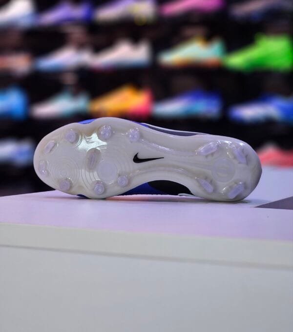 JR NIKE TIEMPO LEGEND 10 ELITE FG - Image 4
