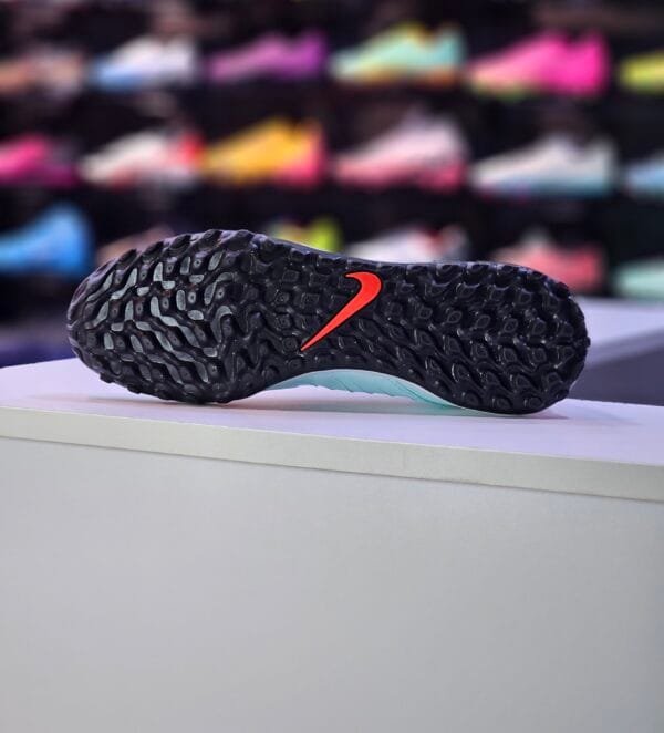 NIKE PHANTOM LUNA ACADEMY TF - Image 4