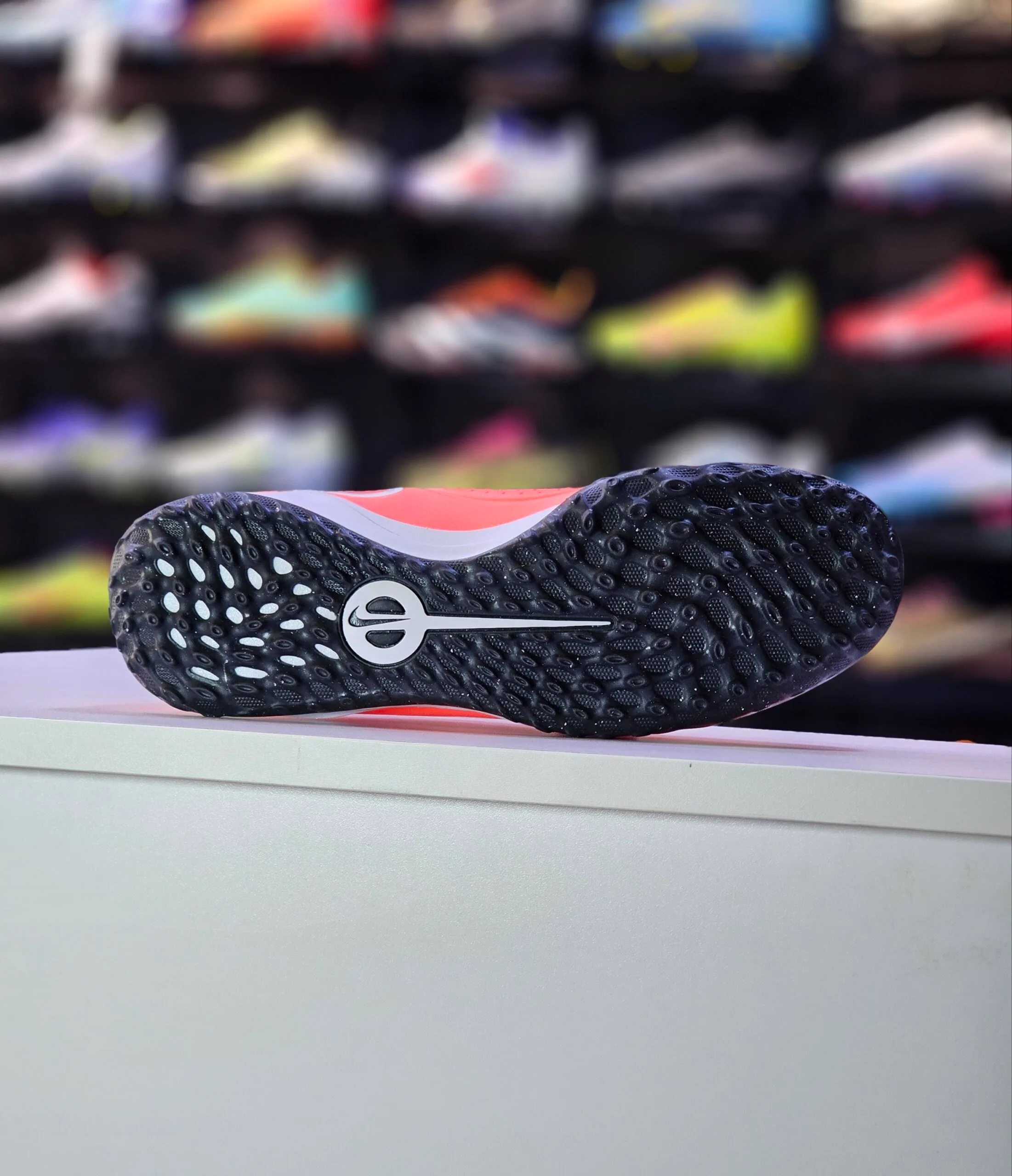 NIKE TIEMPO LEGEND 10 ACADEMY TF - Image 4