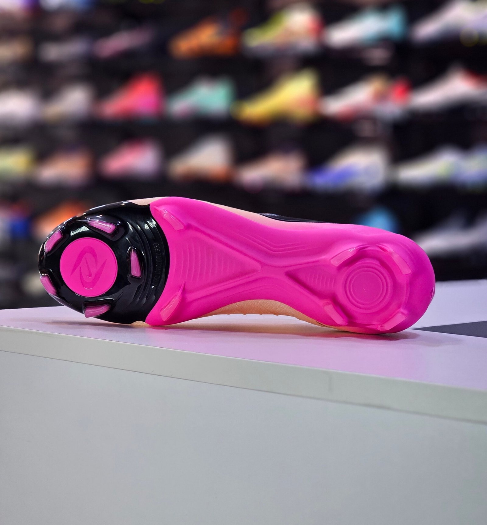 NIKE PHANTOM GX2 PRO FG - Image 4