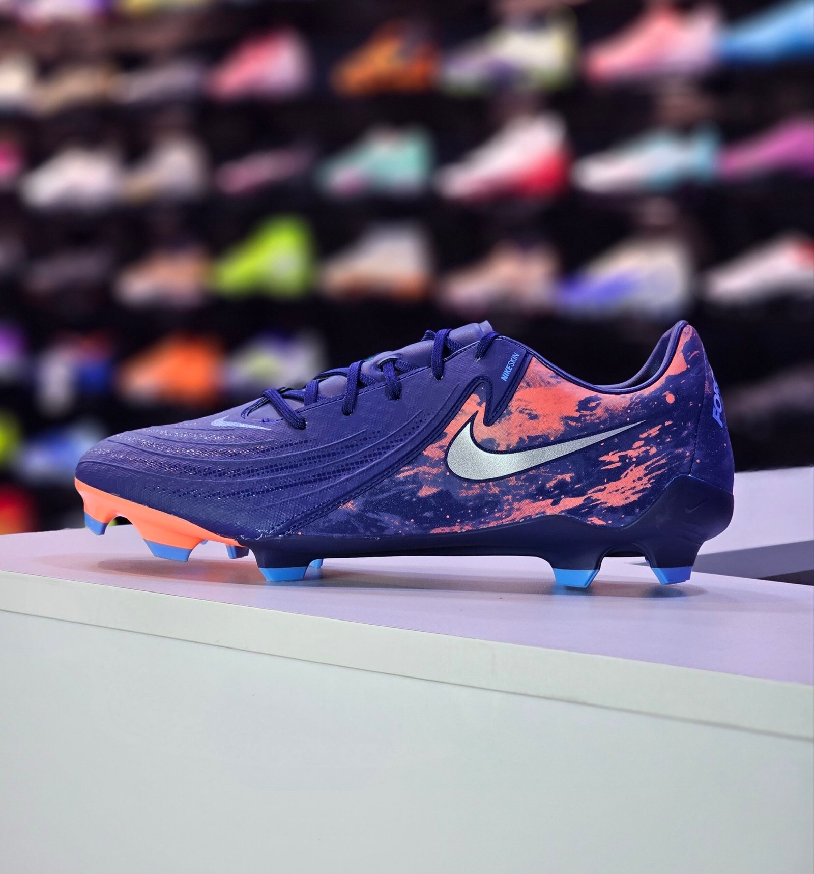 NIKE PHANTOM GX2 ACADEMY FG - Image 2